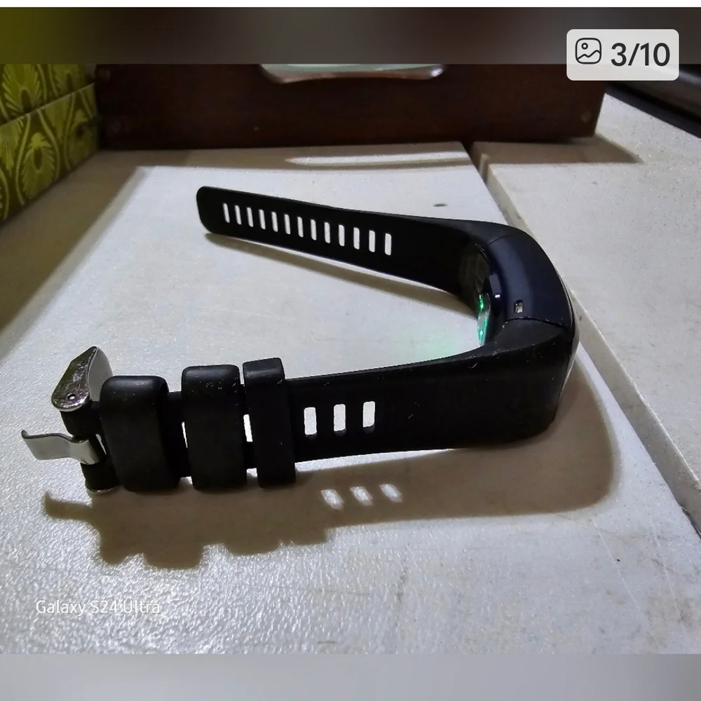Garmin Black Fitness Tracker, Vivosmart HR, Works Well